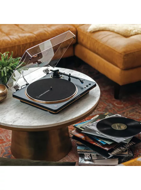 Audio-Technica LP70XBTBS - automata lemezjátszó szíjhajtással és Bluetooth kapcsolattal /fekete-ezüst/