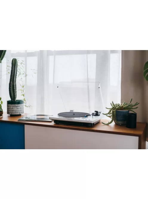 Audio-Technica LP70XBT - automata lemezjátszó szíjhajtással és Bluetooth kapcsolattal /fehér-ezüst/