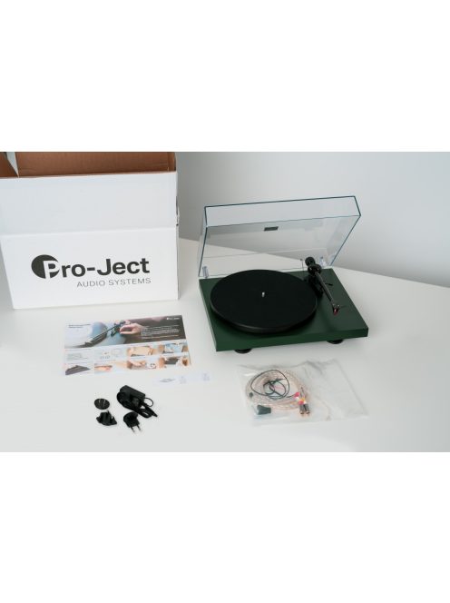 Pro-Ject Debut Carbon EVO lemezjátszó /Ortofon 2M-Red/ , dió színben