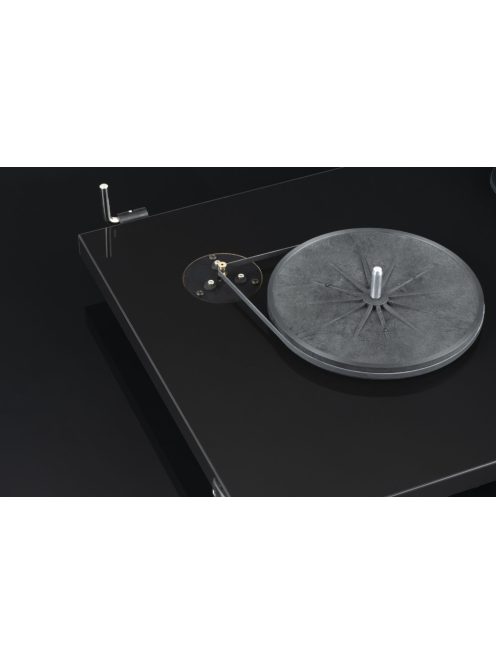 Pro-Ject T1 EVO - lemezjátszó + Ortofon OM10 hangszedővel /Dió/