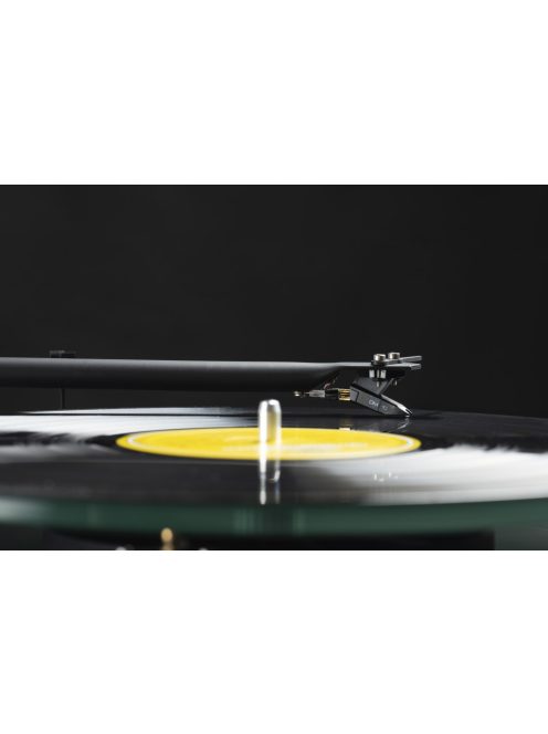 Pro-Ject T1 EVO - lemezjátszó + Ortofon OM10 hangszedővel /Fekete/