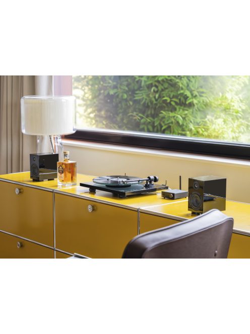 Pro-Ject T1 EVO BT - Bluetooth lemezjátszó Ortofon OM10 hangszedővel /Fehér/