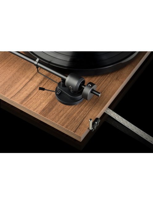 Pro-Ject E1 - lemezjátszó /lakk-fekete/