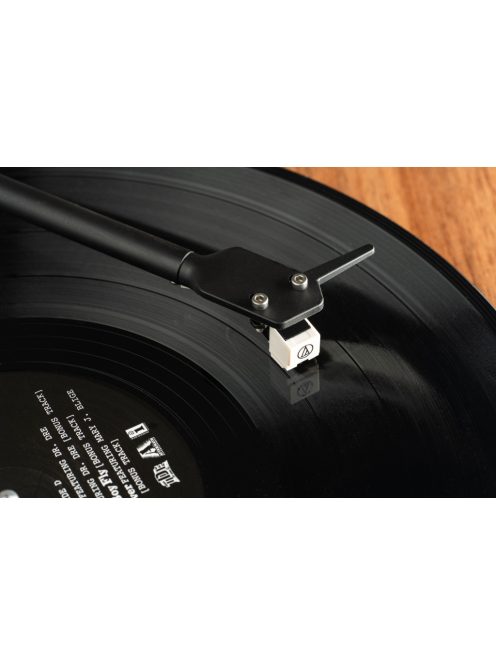 Pro-Ject E1 - lemezjátszó /lakk-fekete/