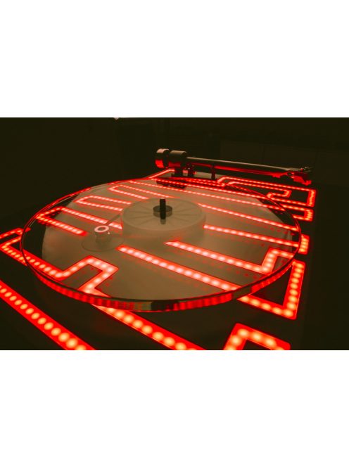 Pro-Ject Elvis Limited Edition - lemezjátszó Sumiko Rainier hangszedővel