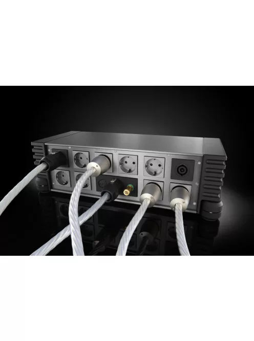 QRT QBASE Supreme Reference - hálózati tápelosztó